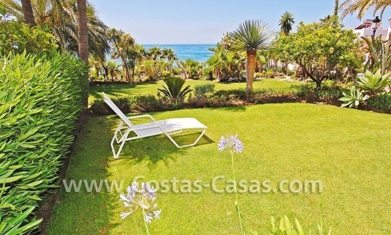 Exclusive frontline beach apartment for sale, Estepona - Marbella 12