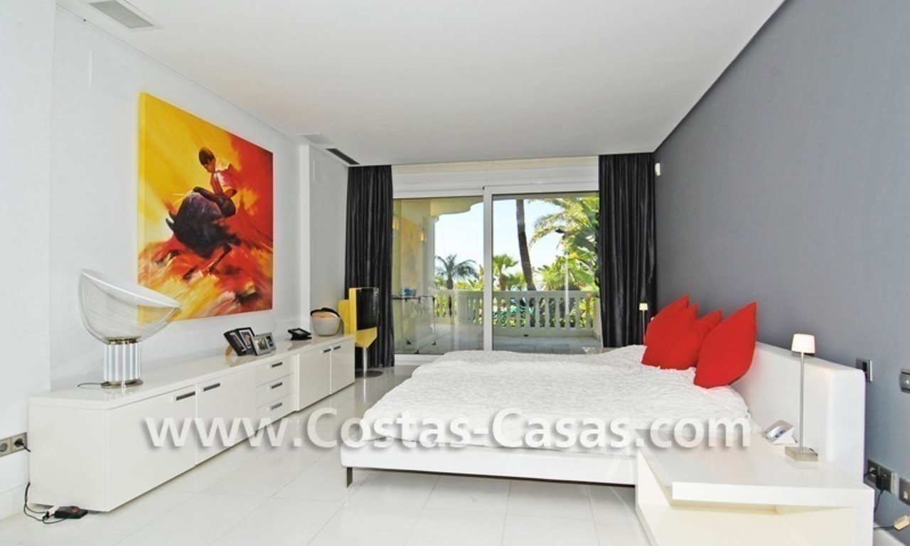 Exclusive beachfront apartment for sale, New Golden Mile, Marbella - Estepona 17