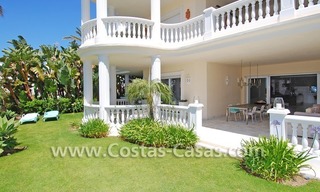 Exclusive beachfront apartment for sale, New Golden Mile, Marbella - Estepona 4