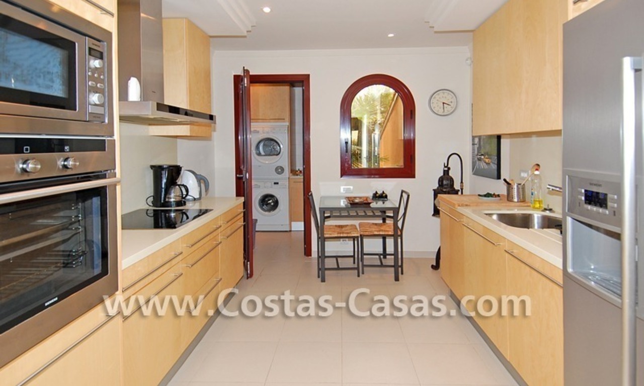 Luxury apartment to buy in a beachfront complex, New Golden Mile, Marbella - Estepona 4