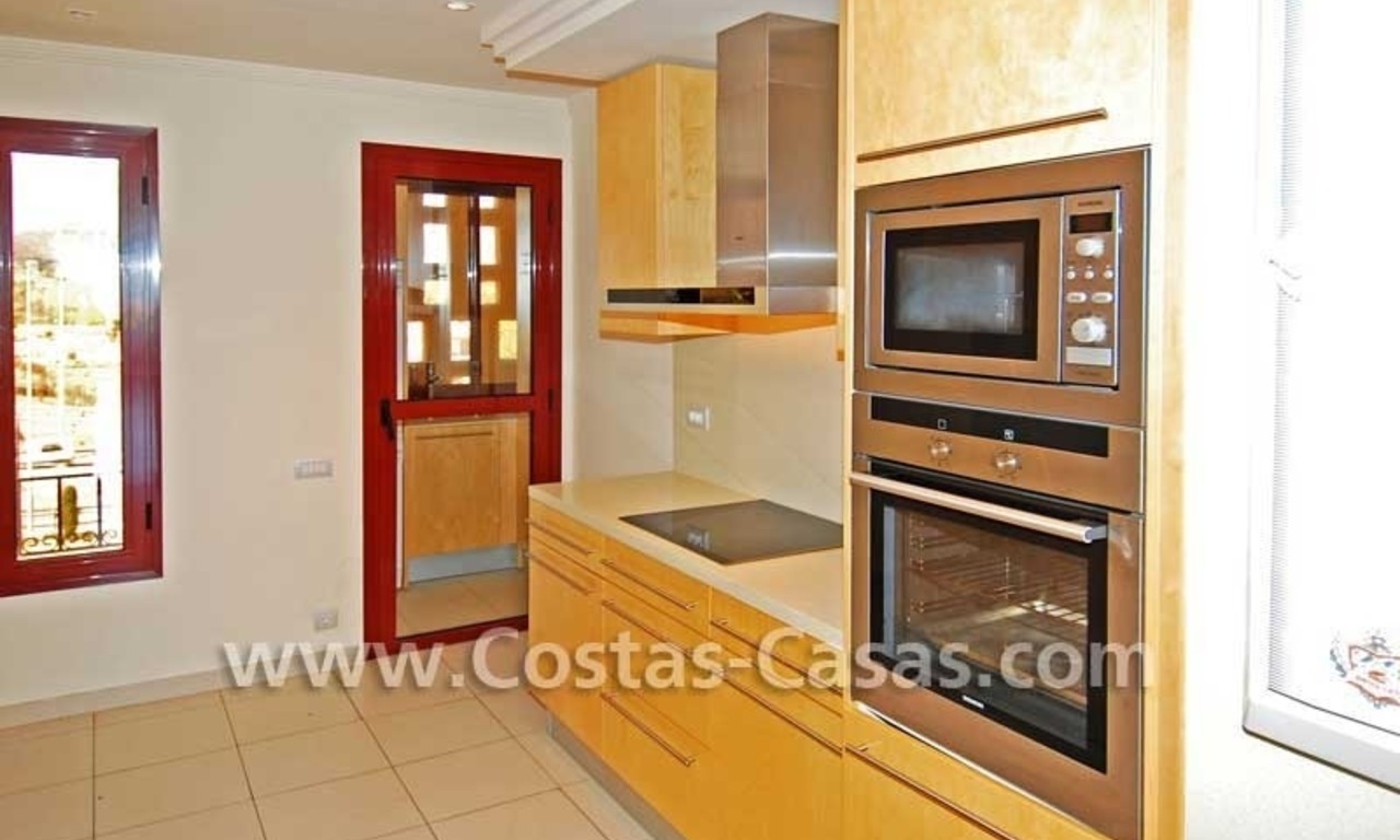 Luxury apartment for sale in a first line beach complex, New Golden Mile, Marbella - Estepona 8