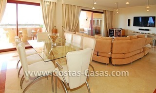 Beachside luxury penthouse apartment to buy in Marbella 12