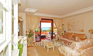 Luxury frontline penthouse apartment for sale, exclusive first line beach complex, New Golden Mile, Marbella - Estepona 9