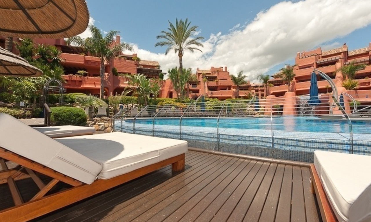 Luxury penthouse apartment for sale in a first line beach complex on the New Golden Mile, Marbella - Estepona 22