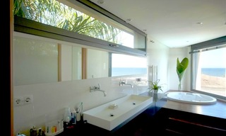 Beachfront modern villa for sale in Marbella 7