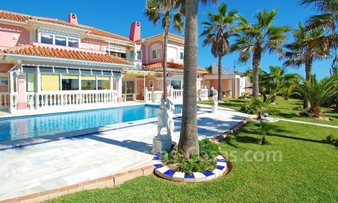 First line beach villa with 2 guest houses for sale in East Marbella 5