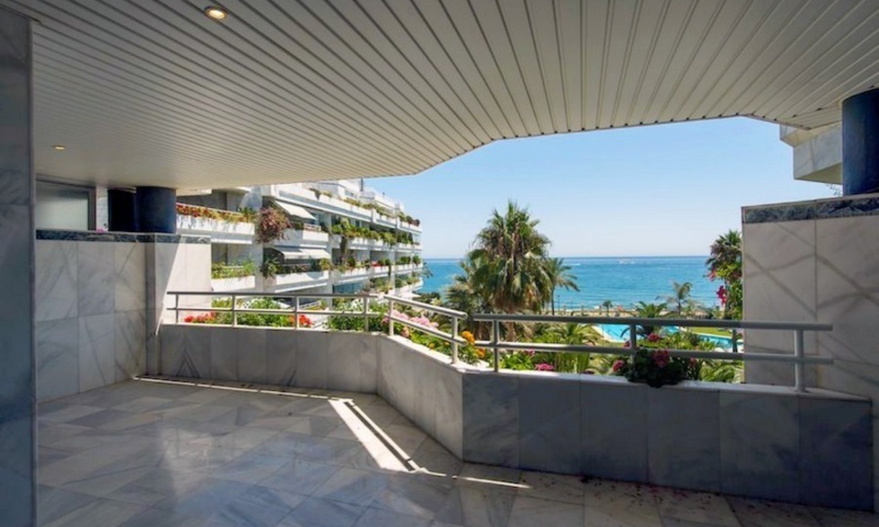 Front line beach apartment for sale on the Golden Mile in Marbella 3