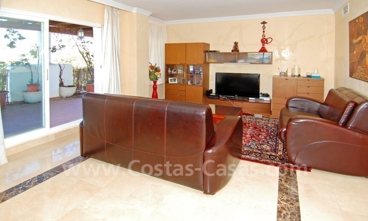Beachside penthouse for sale in Marbella 6