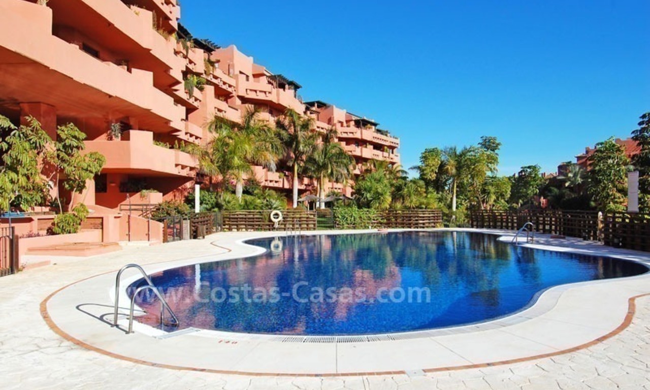 Beachside apartment sfor sale in a second line beach complex on the New Golden Mile, Marbella - Estepona 16