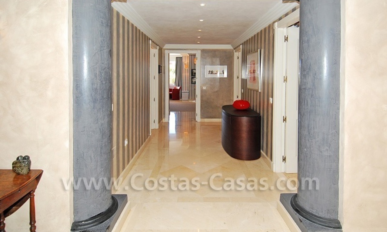 Large luxury elevated ground-floor apartment for sale in Nueva Andalucía – Marbella 9