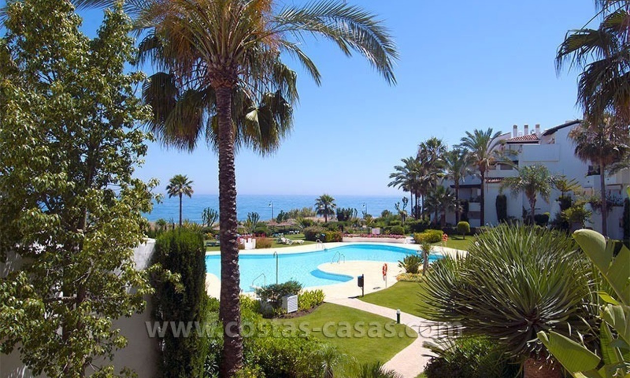 Luxury beachside apartment for sale in beachfront complex, New Golden Mile, Marbella - Estepona 0