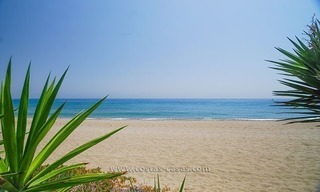 First line beach villa for sale in Marbella 4