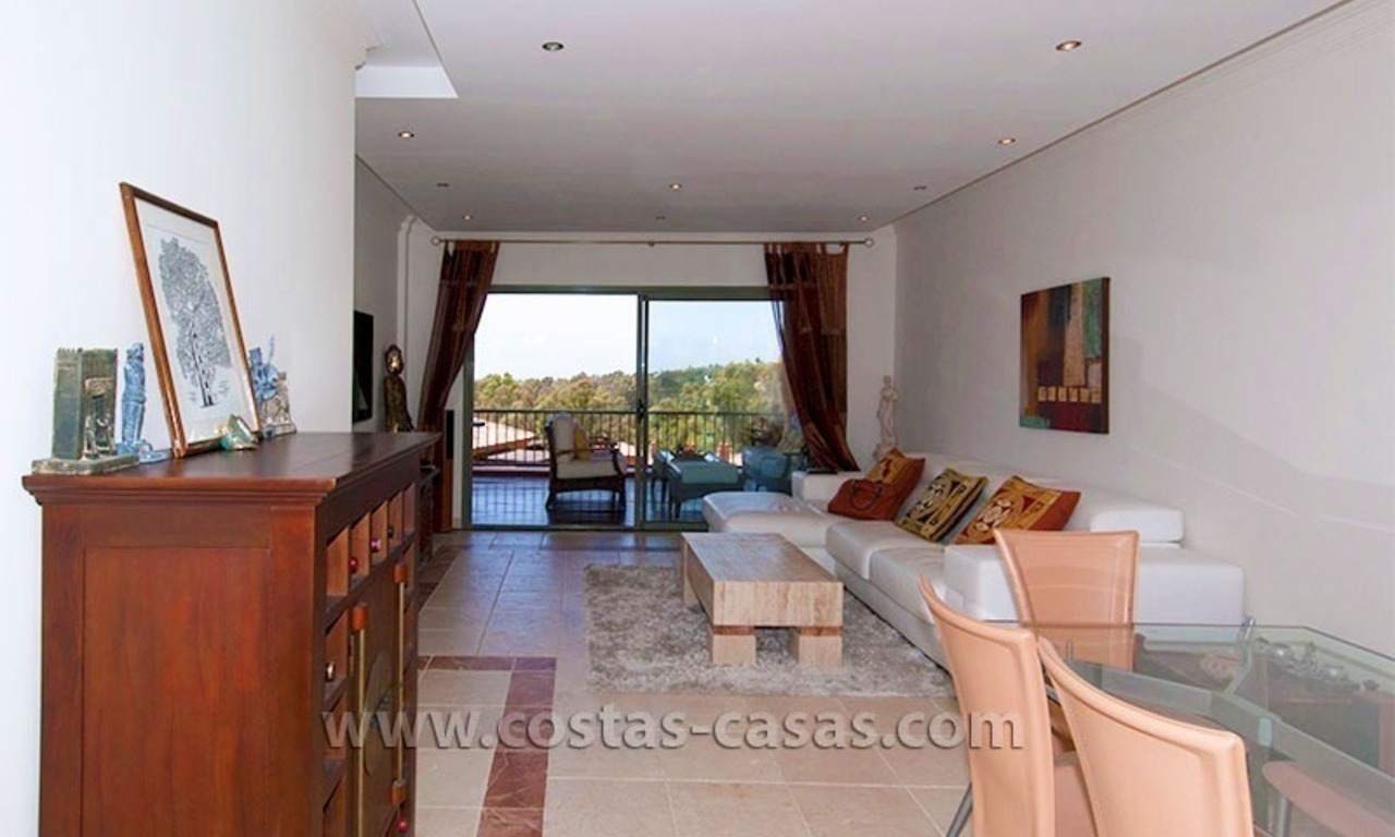 Opportunity! Luxury apartment for sale, with sea view, frontline golf complex in Marbella - Benahavis 5