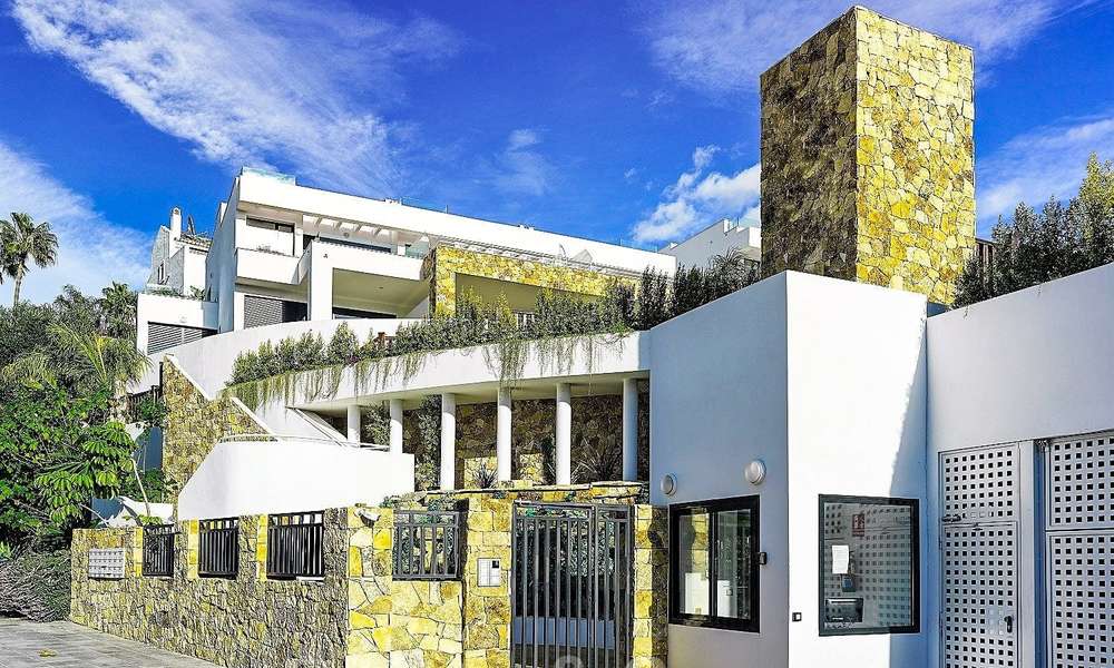Beautiful new modern townhouse for sale on the Golden Mile, Marbella. Last unit. Key ready. 24041