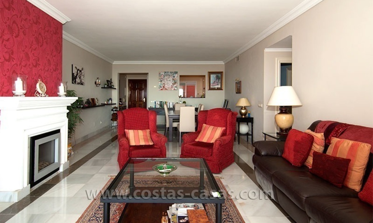 Opportunity For sale: Spacious Luxury Apartment in Benahavis – Marbella 9