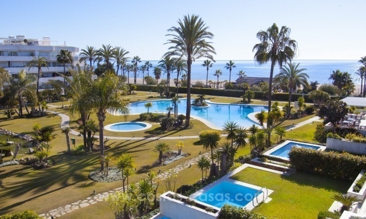 Exclusive apartment for sale in a beachfront complex in Puerto Banús - Marbella 0