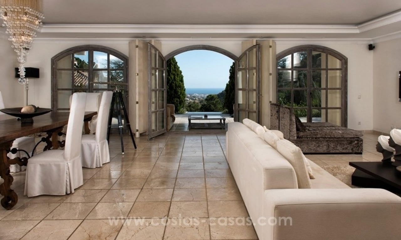 Contemporary villa for sale with classical architectural references, El Madroñal, Benahavis - Marbella 5