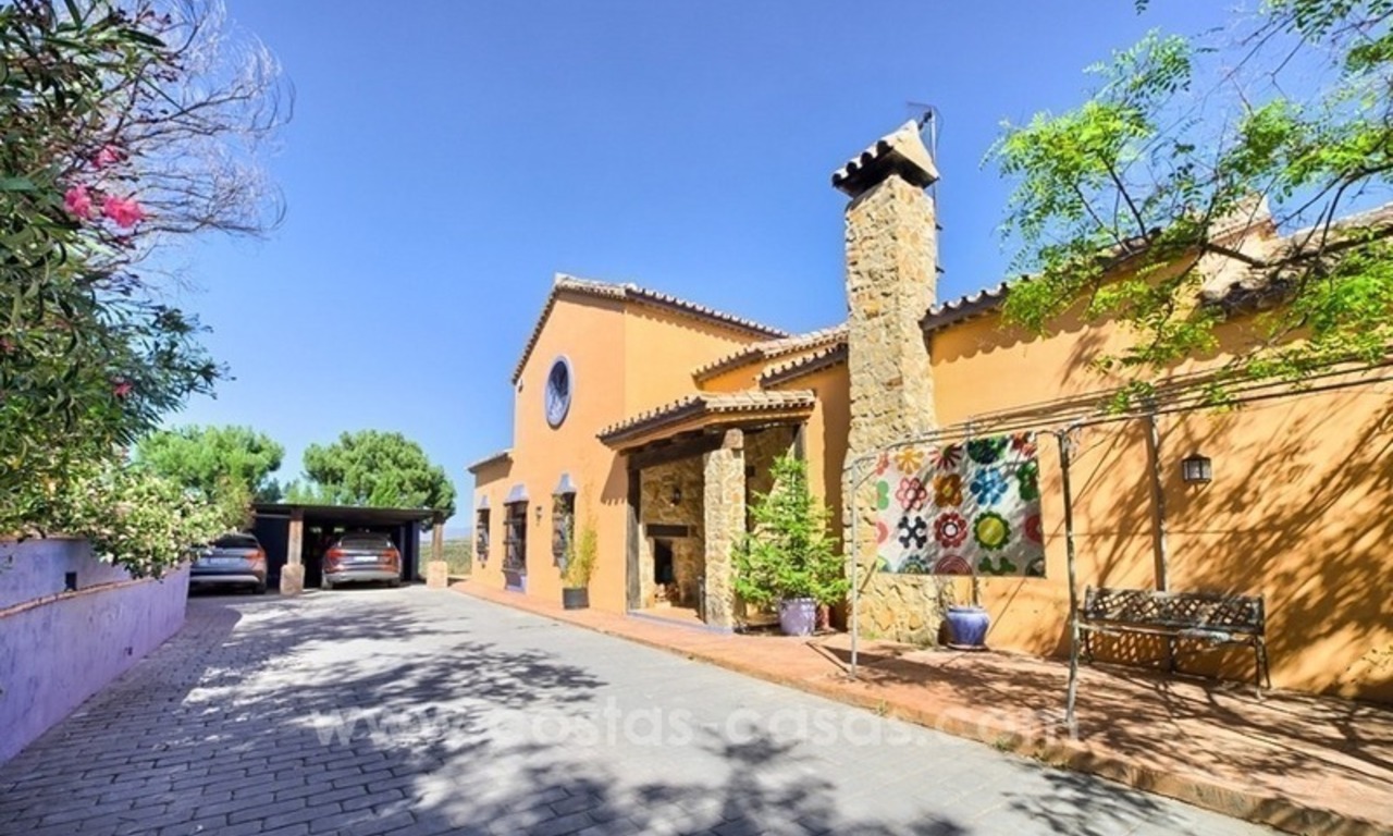 Finca - Villa for sale in Estepona with panoramic sea view 7
