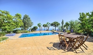 Finca - Villa for sale in Estepona with panoramic sea view 0