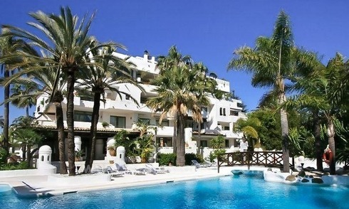 Opportunity! Bargain penthouse apartment for sale, beachside Puerto Banus, Marbella 