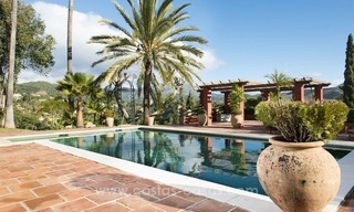 Classical country style villa for sale in El Madroñal, Benahavis - Marbella 10