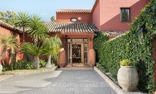 Classical country style villa for sale in El Madroñal, Benahavis - Marbella 23