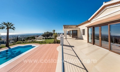 Exclusive Modern - Andalusian villa for sale in Marbella - Benahavis 