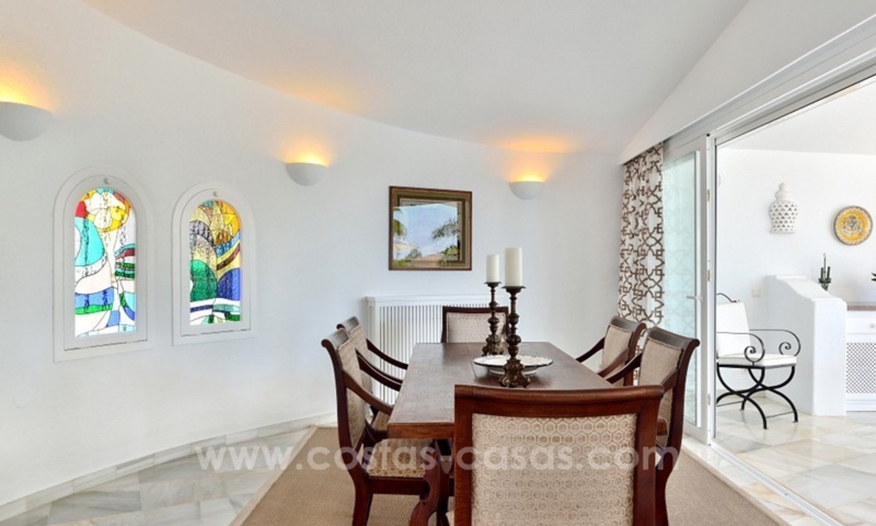 Stylish villa in perfect condition for sale on the Golden Mile, Marbella 5