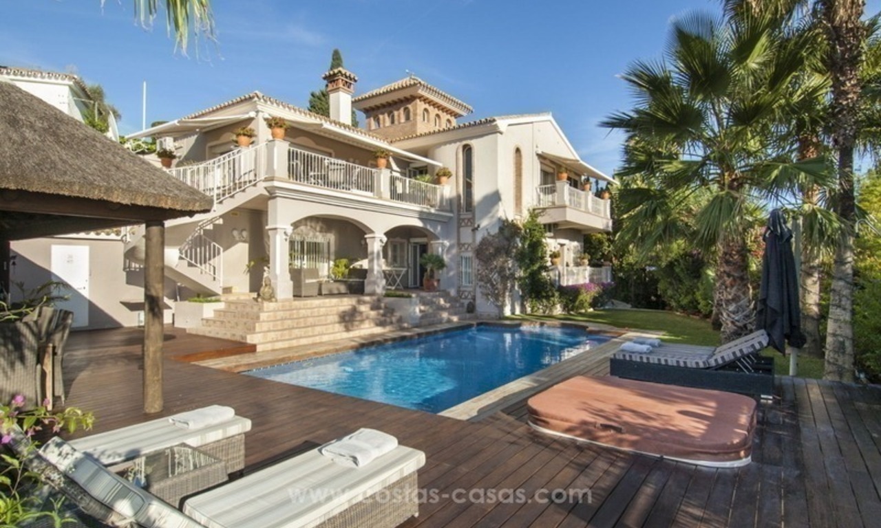 Villa with sea views for sale in East Marbella 9