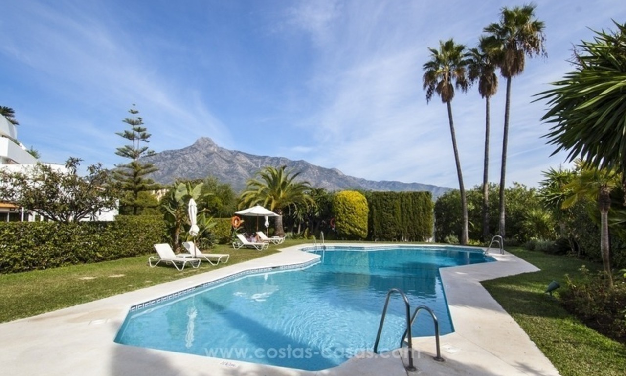 Spacious ground floor apartment for sale on The Golden Mile, Marbella 16