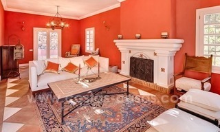 Charming villa for sale with excellent sea views in El Madroñal, Benahavis - Marbella 12