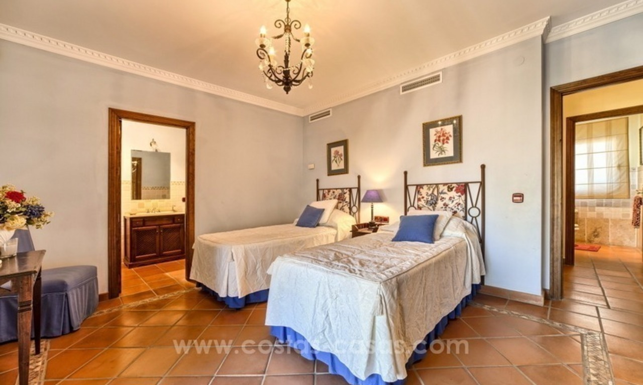 Spacious, quality villa for sale with sea views in Benahavis - Marbella 16