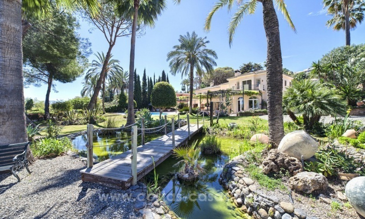 Exclusive frontline golf villa for sale, first line Golf, Nueva Andalucia, Marbella 2