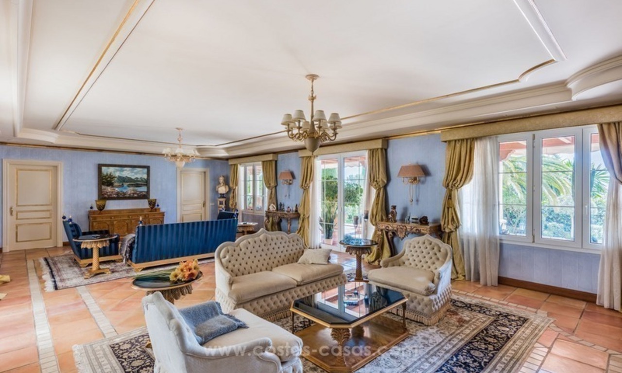 Elegant luxurious traditional style villa for sale in Sierra Blanca, the Golden Mile, Marbella 8