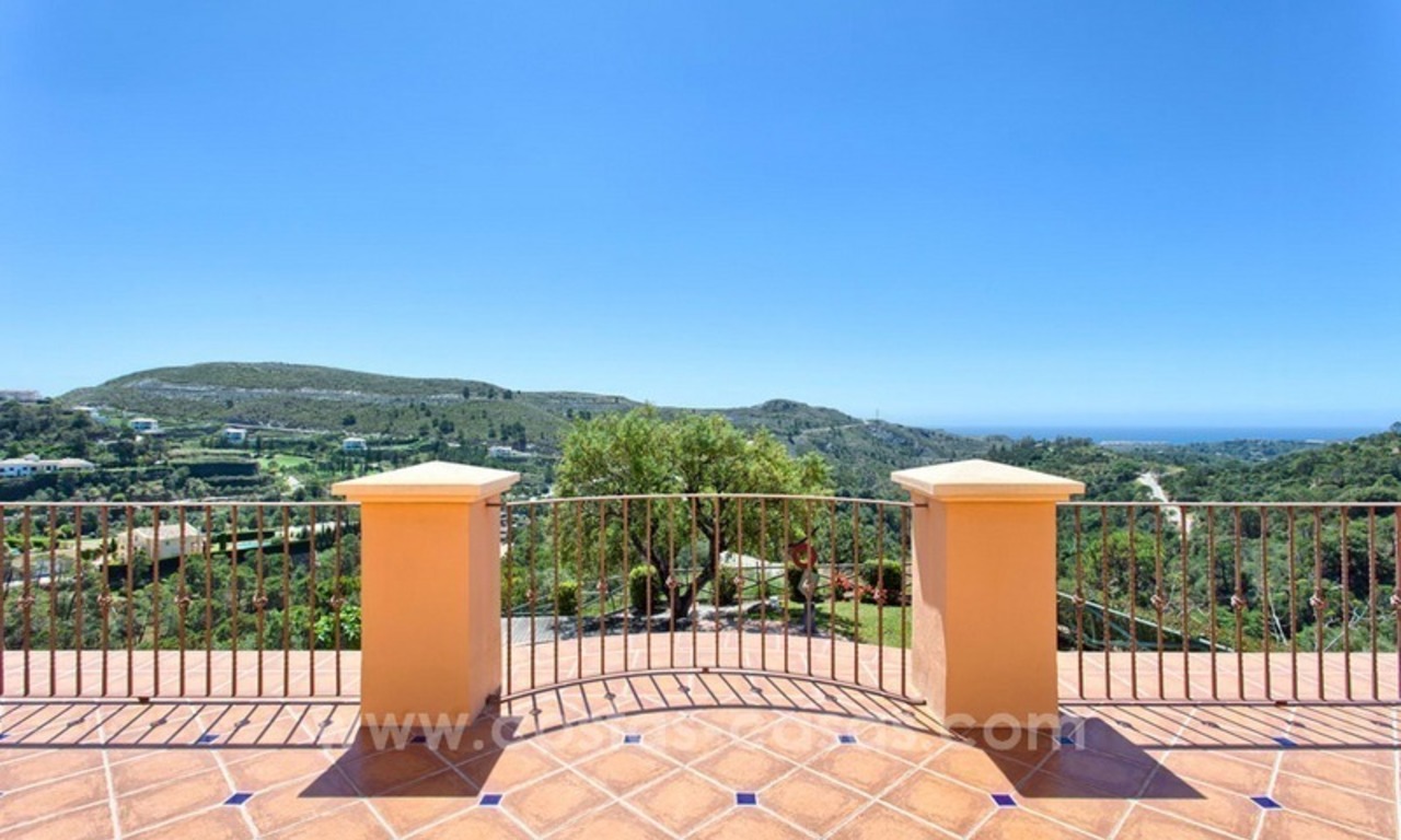 For Sale: Classic Villa at Golf Resort in Benahavís – Marbella 22