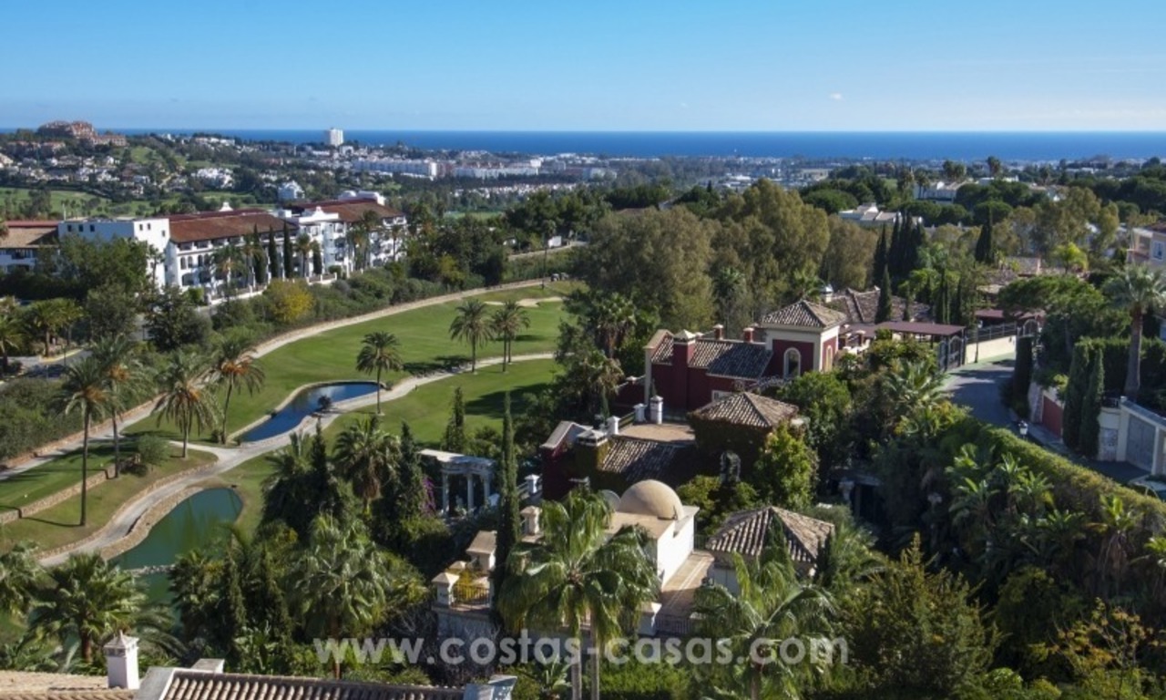 Contemporary golf villa for sale with splendid sea view in an up-market area of Nueva Andalucia - Marbella 31