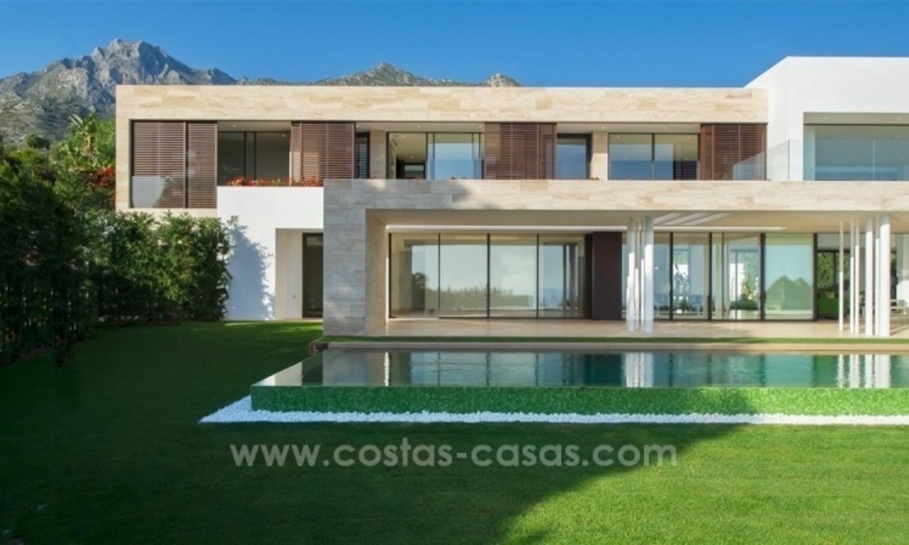 Modern newly built contemporary villa for sale on the Golden Mile, Sierra Blanca, Marbella 3