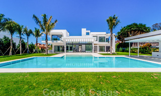 Modern designer Beach Side and golf villas for sale in Guadalmina, Marbella. Ready to move in. 29009 