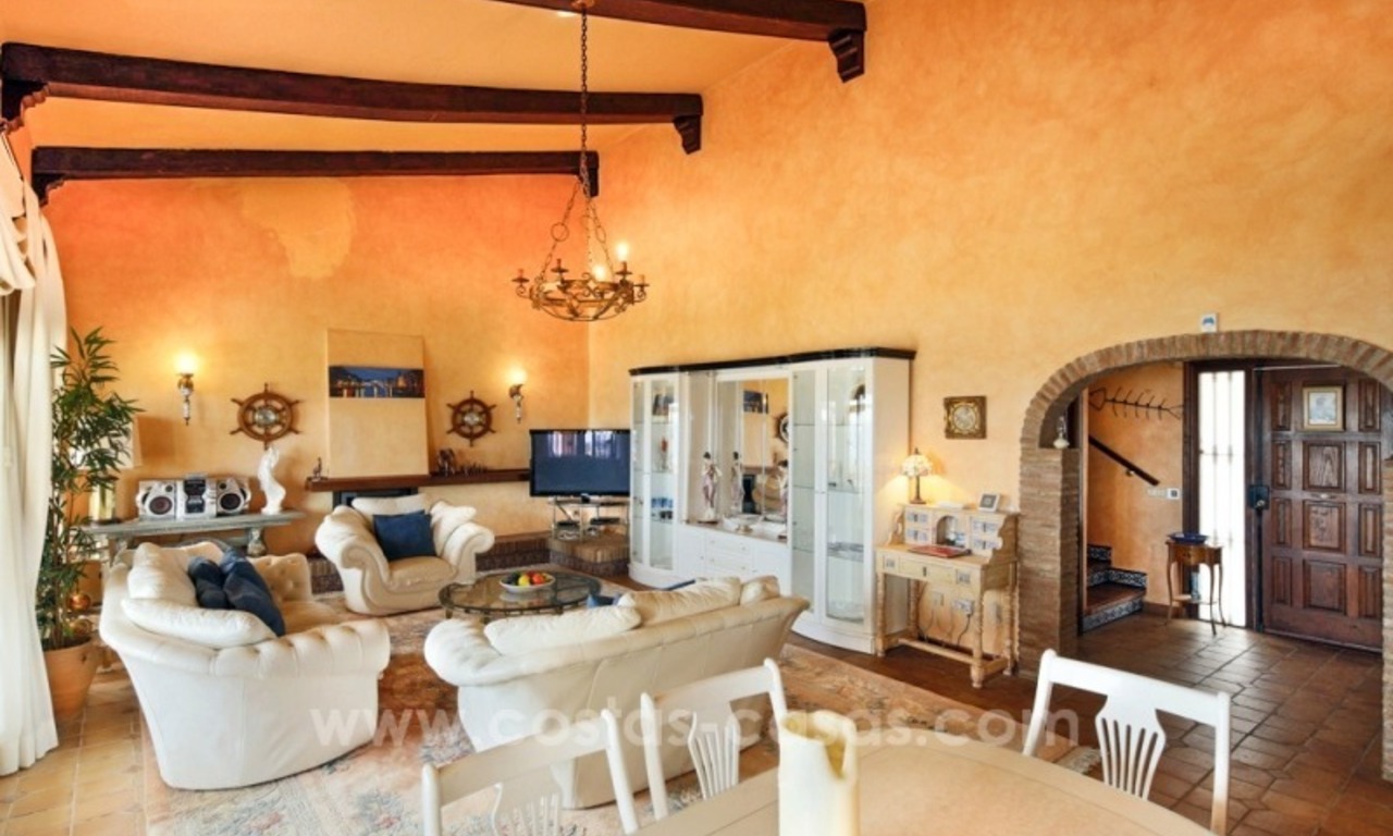 Bargain Front Line Beach Villa for sale in Estepona, Costa del Sol 6