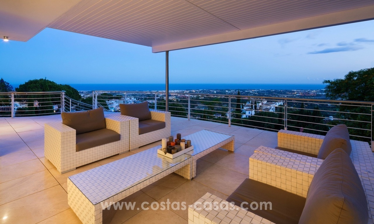 Villa for sale in Benahavis - Marbella: Exceptional Design and architecture, Exceptional Views in Exclusive El Madroñal 24