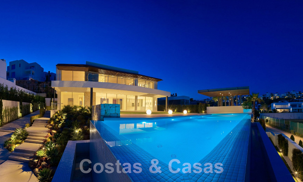 Ready to move in. Modern villa for sale, frontline golf in Benahavis - Marbella 58532