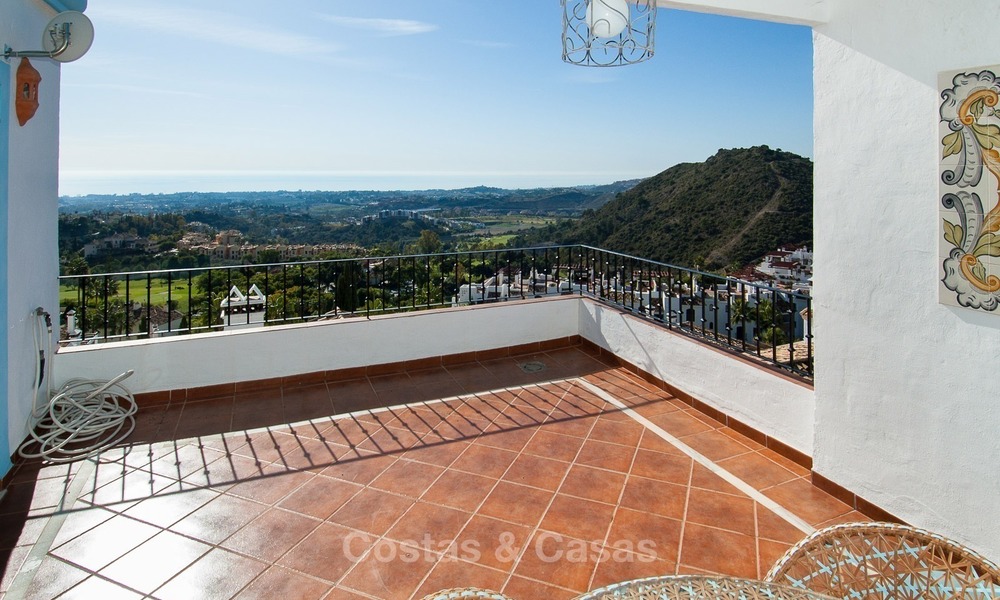 South facing detached House for sale with panoramic sea and golf views on Golf resort in Marbella - Benahavis 973