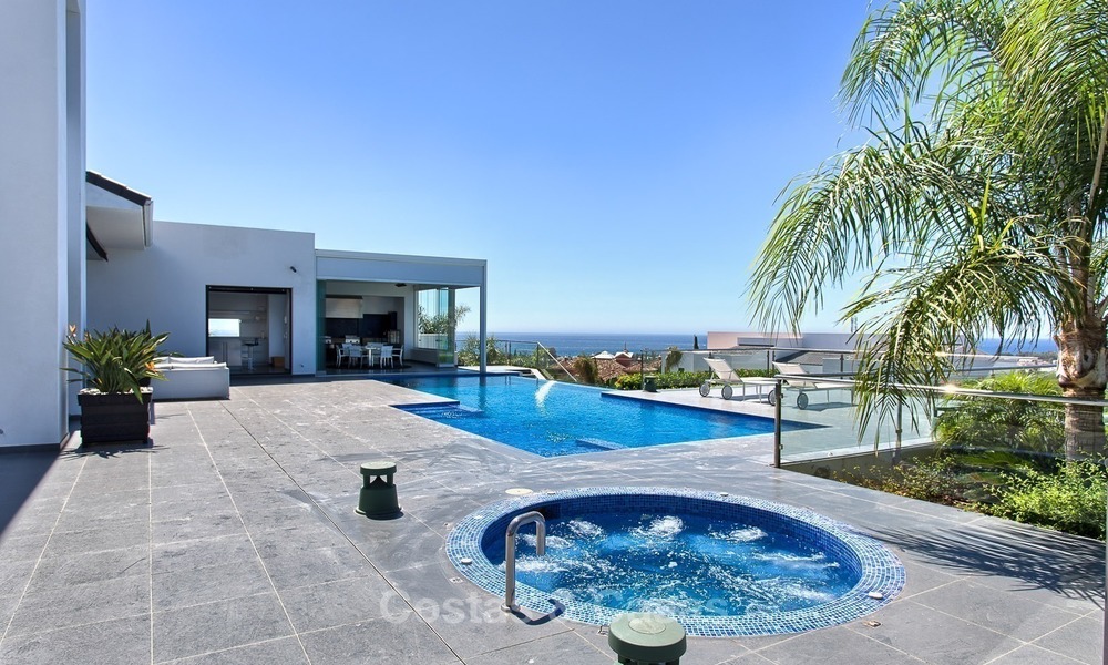 Exclusive modern villa for sale on golf resort with sea and golf views in Benahavis - Marbella 1032