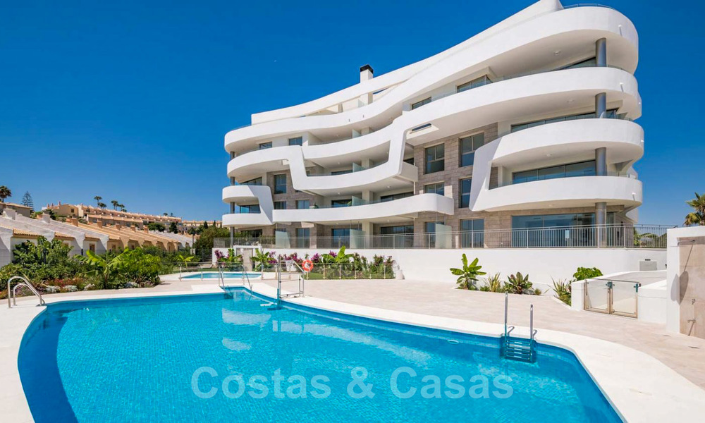New Beachfront Modern Apartments for sale in Mijas Costa. Completed! Last and best unit! Penthouse with huge terrace with private plunge pool. Frontline. 28146