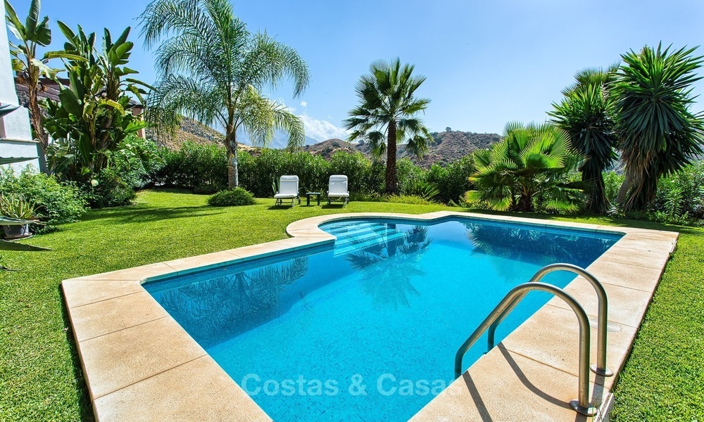 Sea- and Mountain View Villa for sale in Gated Community in La Quinta, Benahavis - Marbella 2027