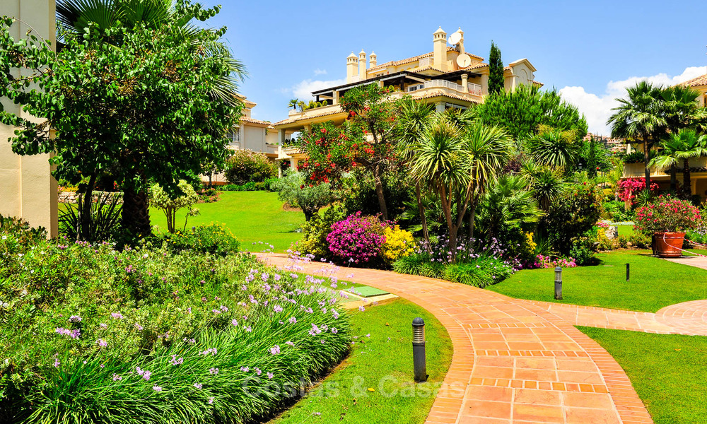 Frontline golf, modern renovated luxury apartment for sale in Nueva Andalucia - Marbella 2894