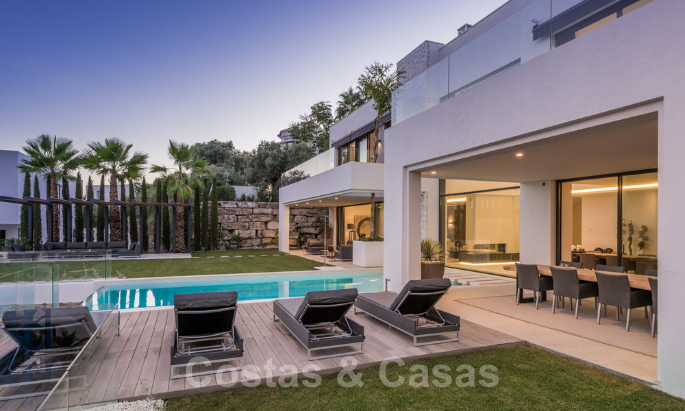 Ready to move in Modern Contemporary Villa near Golf with Sea Views for sale in Benahavis - Marbella 33950