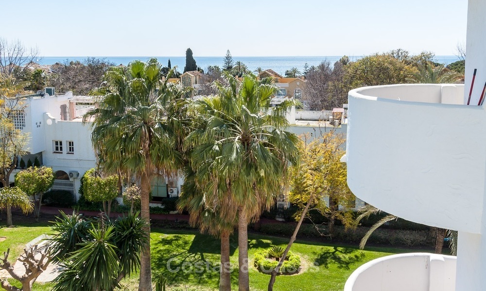 Apartment for sale with sea view on the Golden Mile at walking distance from the beach and Marbella center 2632