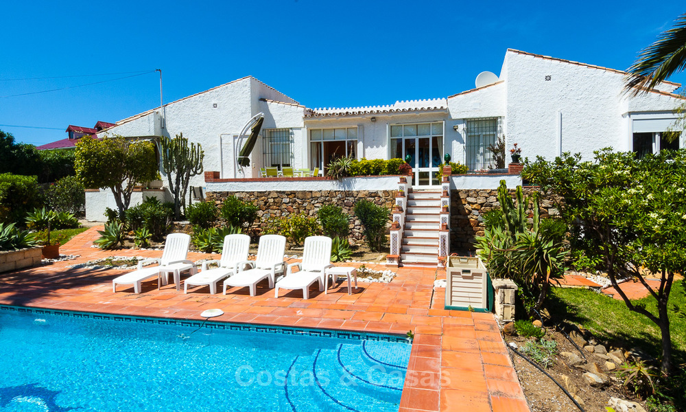 Villa to Be Renovated For Sale in Estepona, Costa del Sol, With Stunning Sea Views and Near The Beach 3190