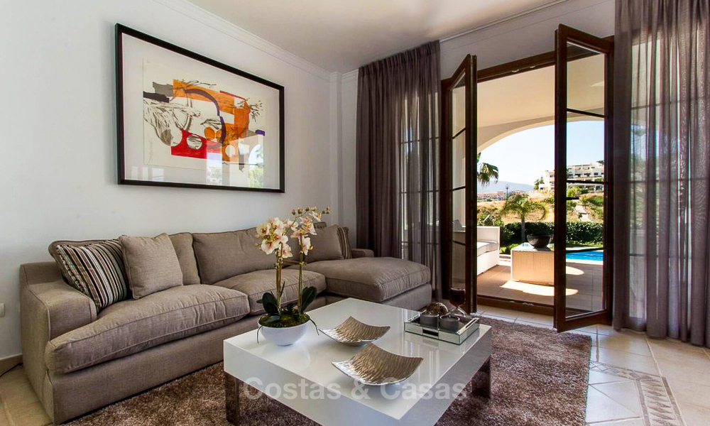 Ready to move in new villa for sale, first line golf in a gated golf resort, New Golden Mile, Marbella - Estepona 3498